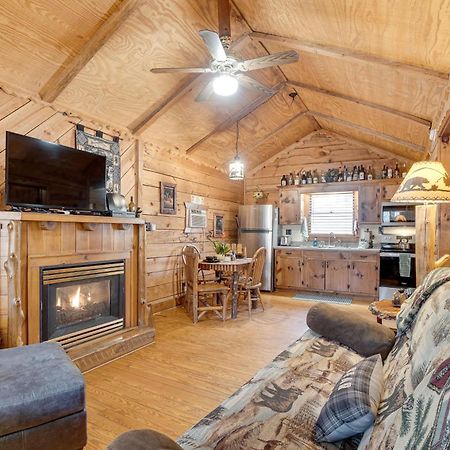 Secluded Family Retreat In Dahlonega With Hot Tub!ヴィラ エクステリア 写真