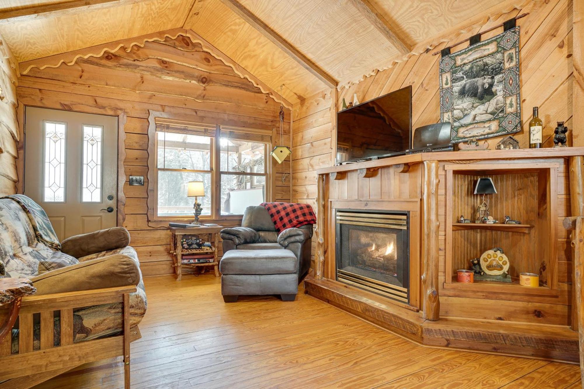 Secluded Family Retreat In Dahlonega With Hot Tub!ヴィラ エクステリア 写真