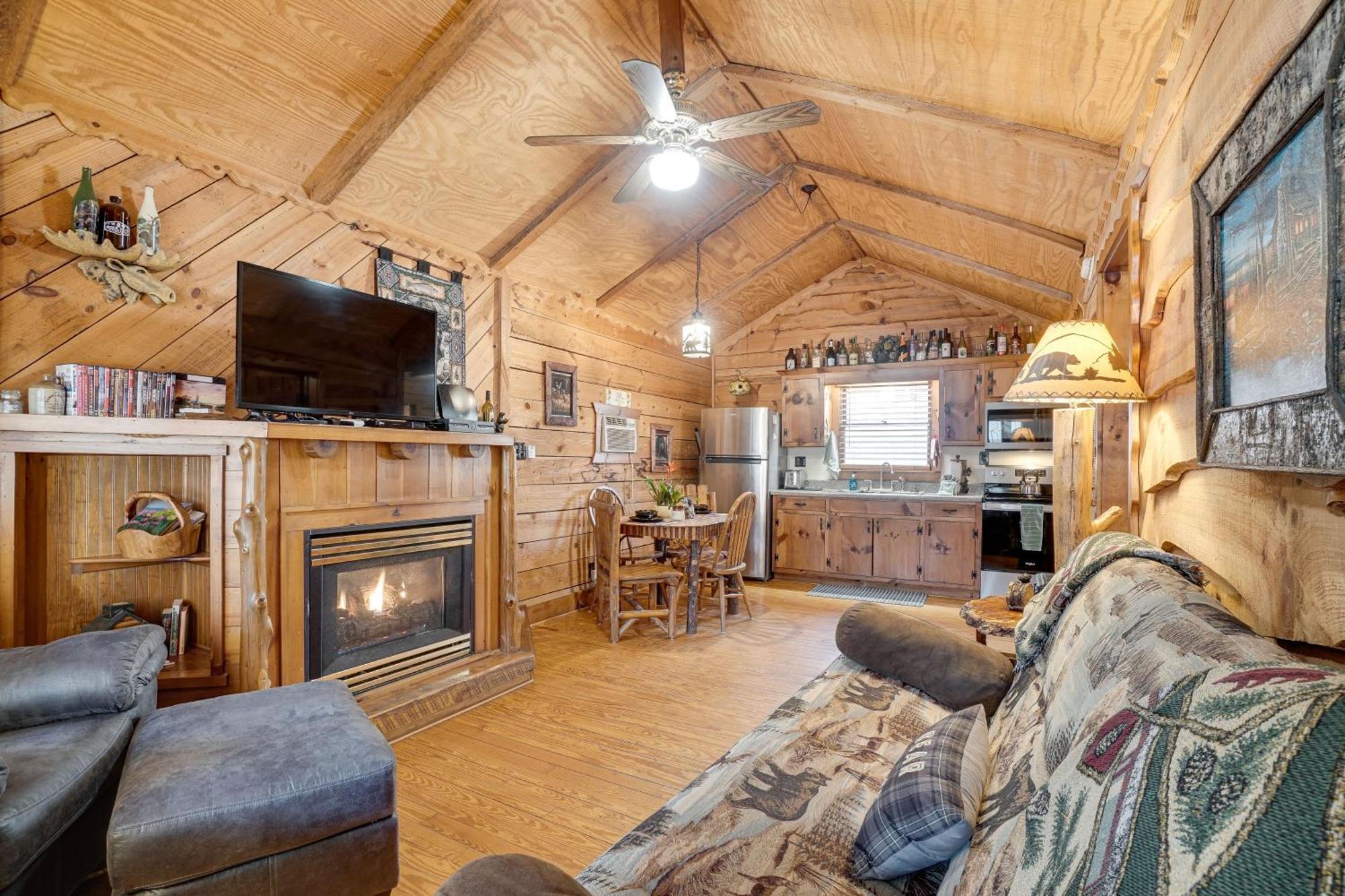 Secluded Family Retreat In Dahlonega With Hot Tub!ヴィラ エクステリア 写真