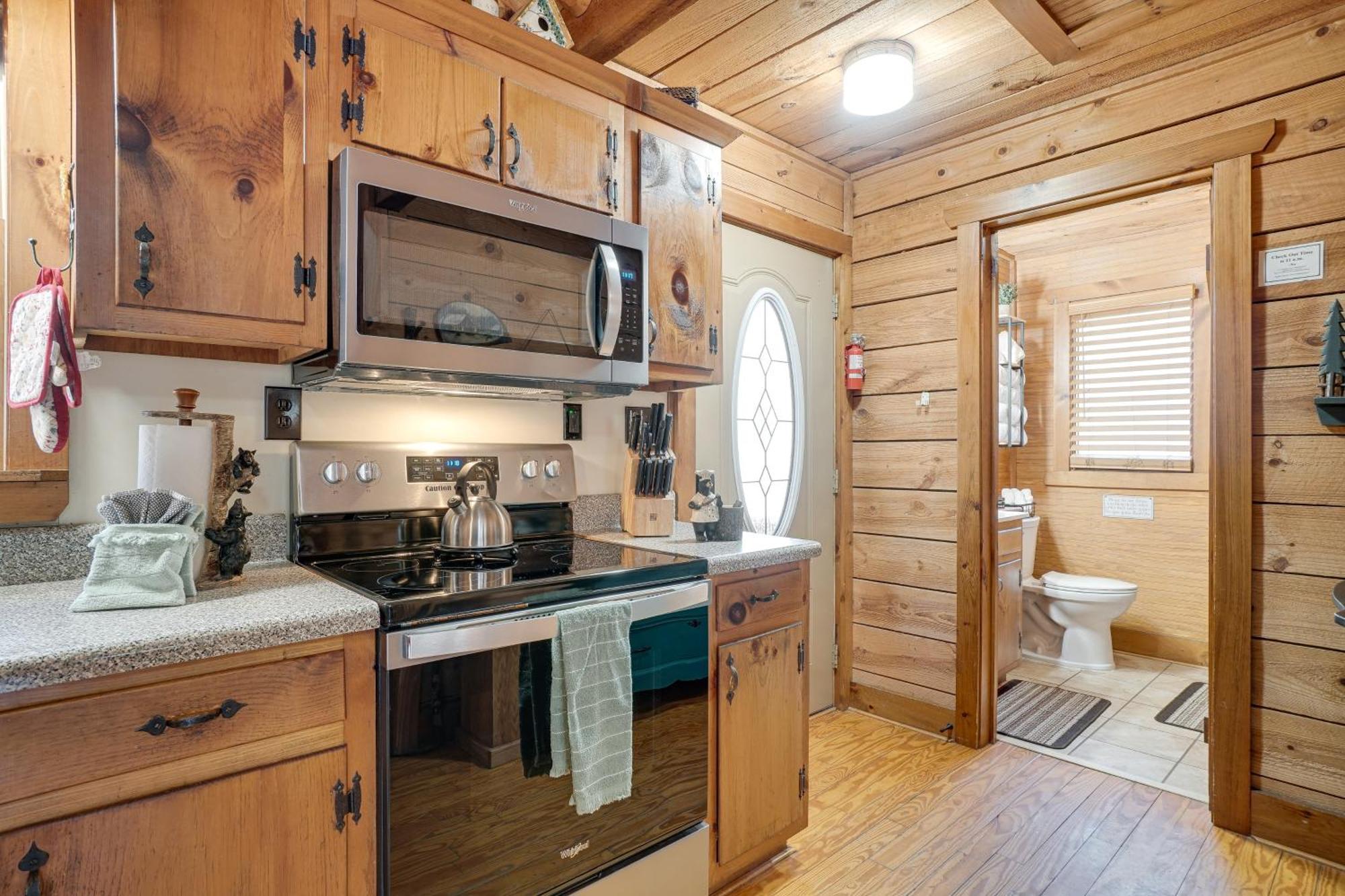 Secluded Family Retreat In Dahlonega With Hot Tub!ヴィラ エクステリア 写真