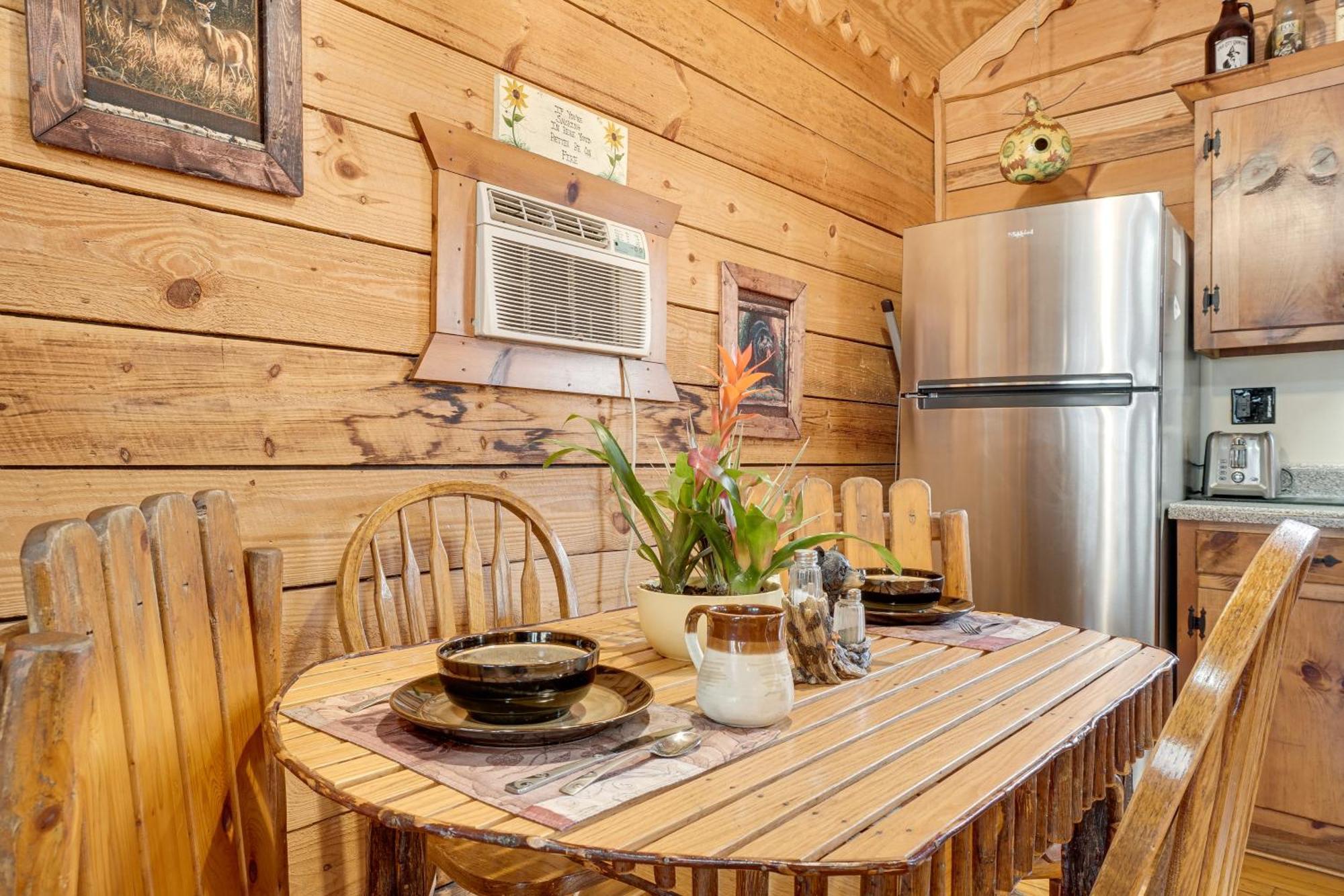 Secluded Family Retreat In Dahlonega With Hot Tub!ヴィラ エクステリア 写真