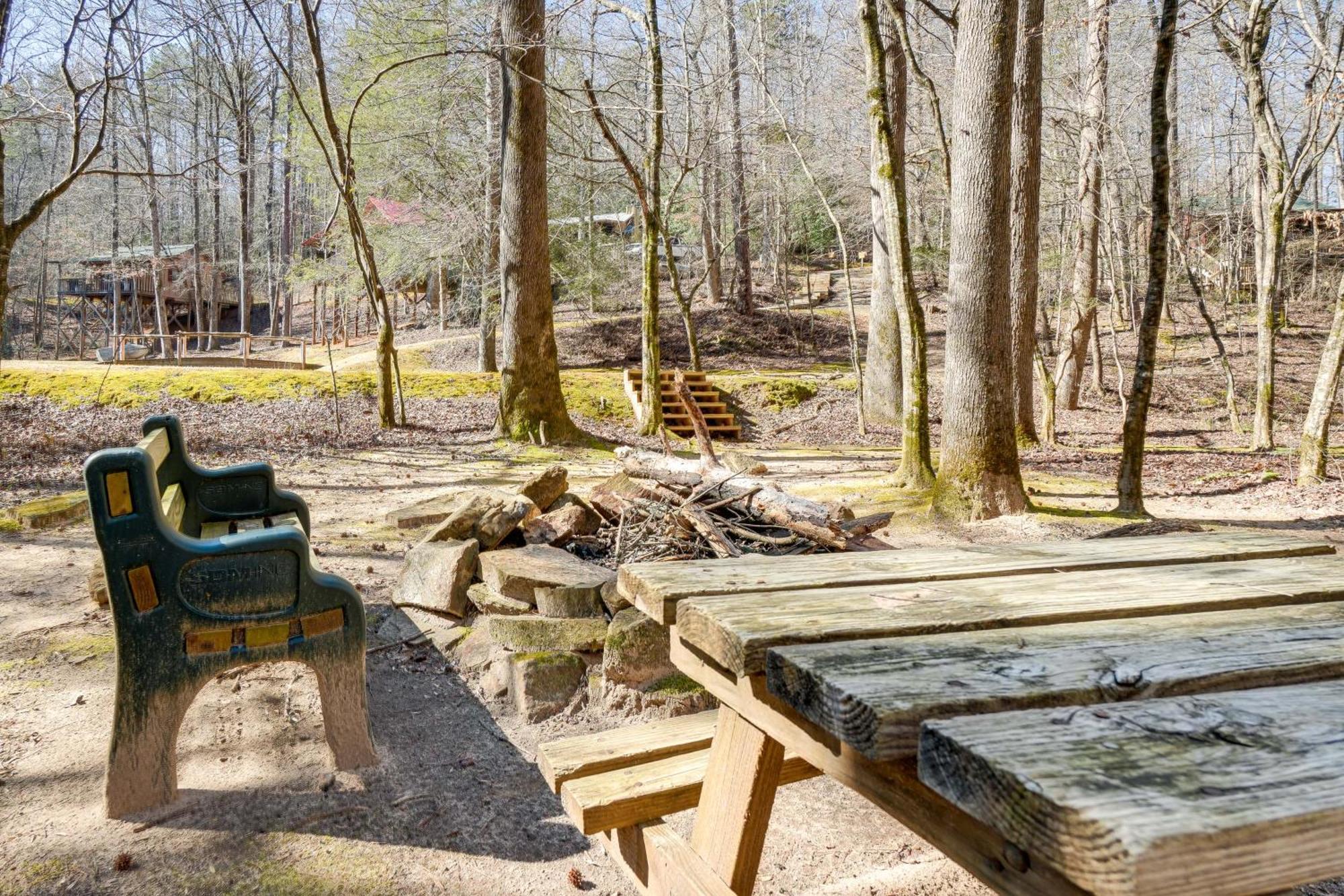 Secluded Family Retreat In Dahlonega With Hot Tub!ヴィラ エクステリア 写真